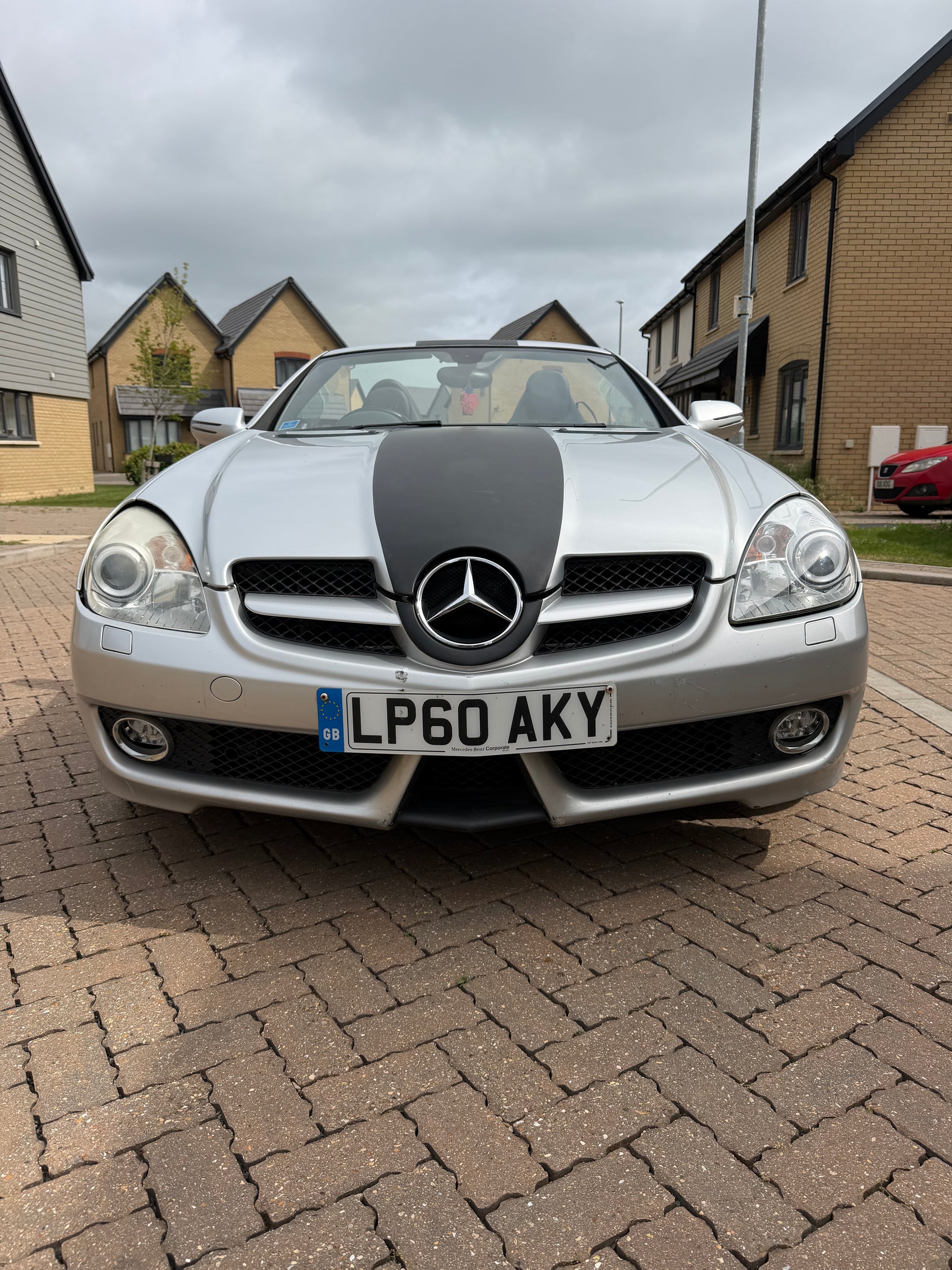 Mercedes slk200
Slk200 kkmpressor auto 
1.8 petrol
181bhp
Bluetooth 
Air con
Electric windows 
Leather seats
No Servis history 
Mot 5.08.2026
Very low mileage 48969
2 key  
Cat n 2020